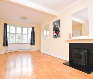 3 bedroom end of terrace house to rent - Photo 2