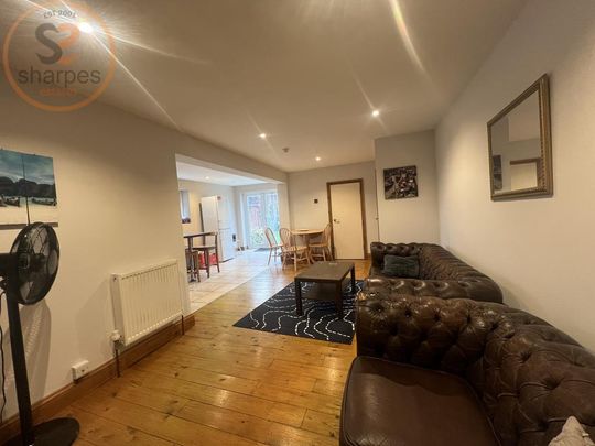1 bedroom in a house share to rent - Photo 1