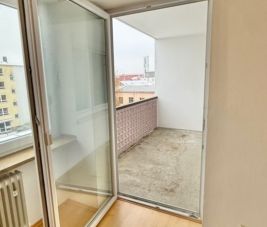 LET`S GO WEST ** Helle 2 Zi. Wohnung – mit großem Balkon und Einbau... - Photo 5