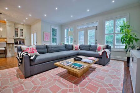 For Lease - 108 Yonge Boulevard, Toronto, Ontario - Photo 3