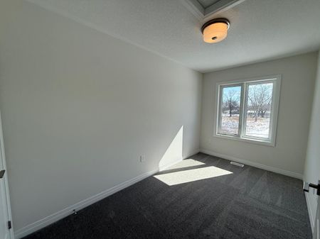 For Lease - 313 Conklin Road Unit# 34, Brantford, Ontario - Photo 3