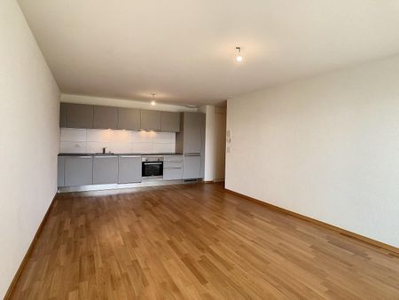 Bel appartement de 3.5 pièces au rez bénéficiant d'une belle terrasse. - Photo 5