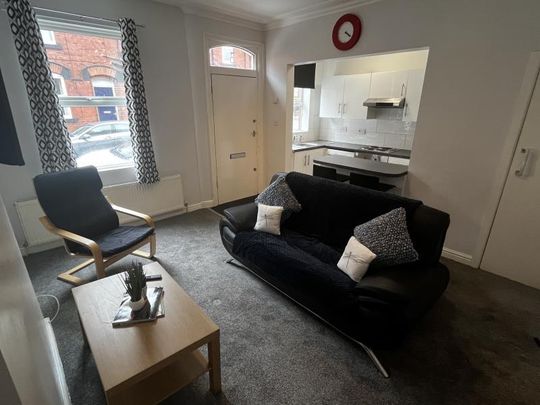 3 bedroom terraced house to rent - Photo 1