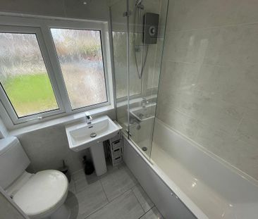 2 bedroom semi-detached house to rent - Photo 6