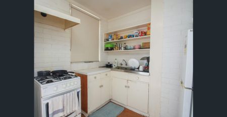 FULLY FURNISHED 1 BEDROOM - Photo 3