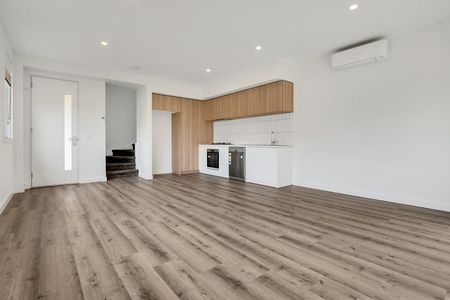 7/19 Hood Cres Fawkner VIC 3060 - Photo 2