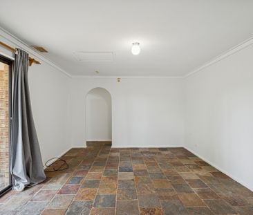 25 Swanley Street, Marangaroo WA 6064 - Photo 2