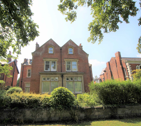 5-7 Moor Park Avenue, Preston - Photo 3