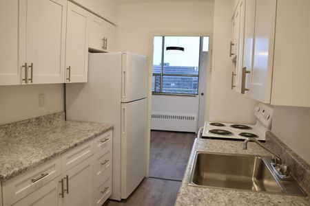 Centennial Tower - Photo 3