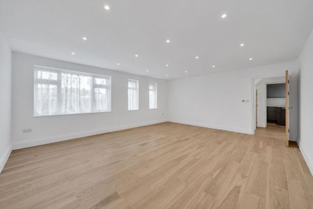 5 bedroom detached house to rent - Photo 2