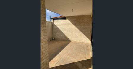 LOCATION, LOCATION!! - Photo 5