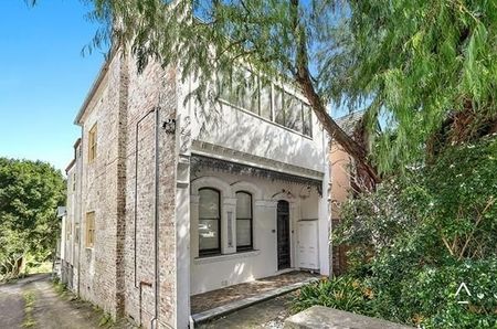 Character Filled Apartment in Heart of Annandale - Photo 5