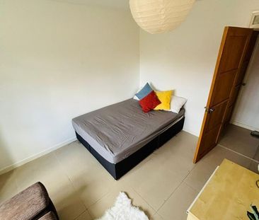 Room in a Shared Flat, Stunning Double Room In Streatham, SW16 - Photo 5