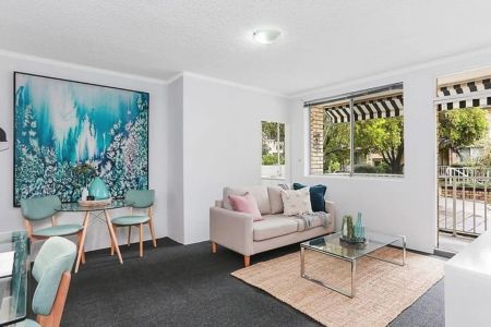 One-Bedroom Tranquil Garden Apartment in Heart of Lane Cove - Photo 4