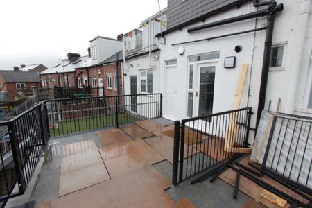 1 bedroom Flat To Let - Photo 5