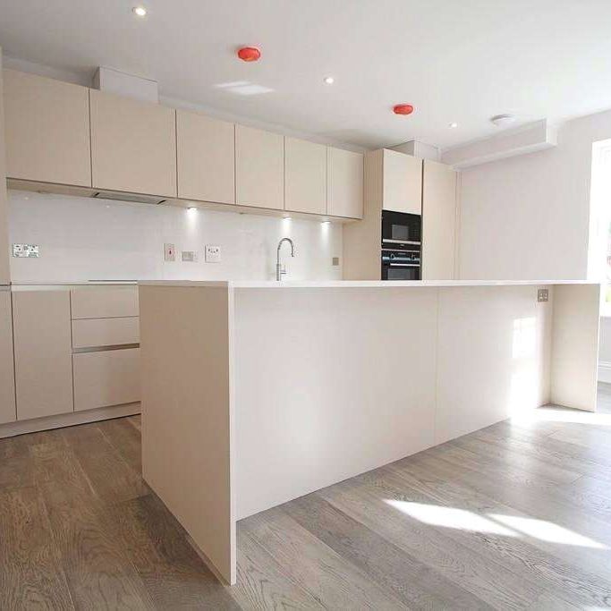 An exceptional two double bedroom first floor apartment finished to a high standard. - Photo 1