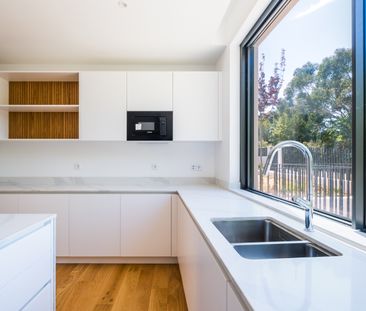 Moradia T6 de arquitetura moderna inserida no Golfe de Oeiras - Photo 1