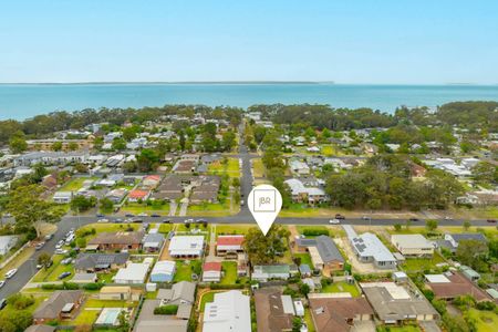 Freshly Renovated 3-Bedroom Home in Central Huskisson - Photo 2