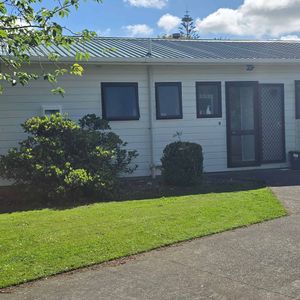 Tawa Street - Hawera - Photo 2