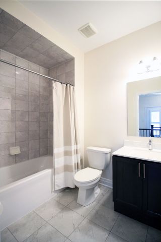 For Lease - 52 Causland Lane, Richmond Hill, Ontario - Photo 4