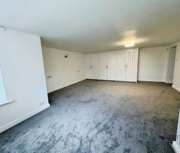 3 bedroom apartment to rent - Photo 4