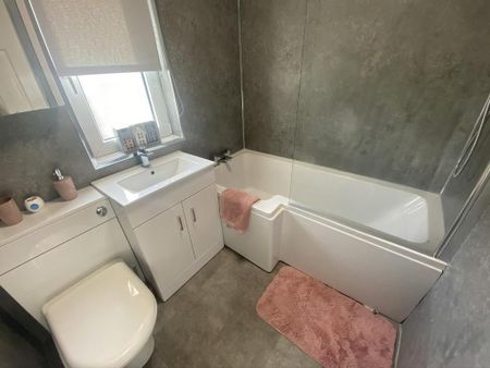 2 bedroom terraced house to rent - Photo 4