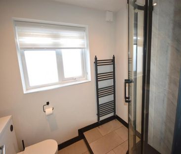 1 Bedroom Apartment To Let - Photo 6