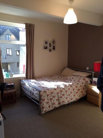 4 Bed Terraced House, Western Road, S10 - Photo 2