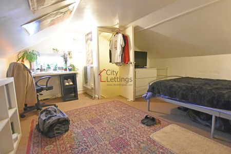 4 Bedroom Mid Terraced House - Photo 5