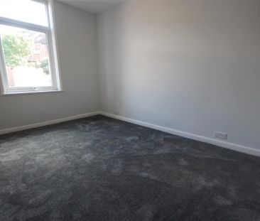 2 Bedroom Flat/Apartment To Let - Photo 5