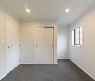 Cozy Two Bedroom Townhouse - Photo 5