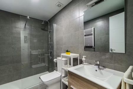 Calle de Aguilón, Madrid, Community of Madrid 28045 - Photo 5