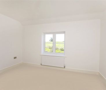 Modern four bedroom detached unfurnished property in the sought aft... - Photo 3