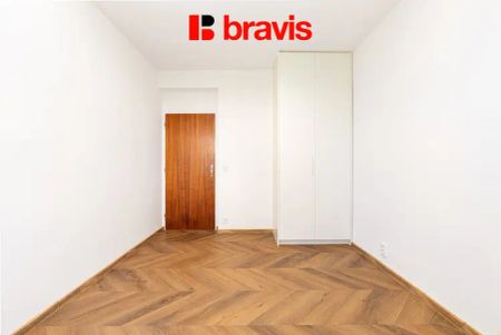 Pronájem prostorného bytu 4,5+1 s terasou, balkonem, garáží – Brno, Stránice, ul. Rezkova - Photo 4