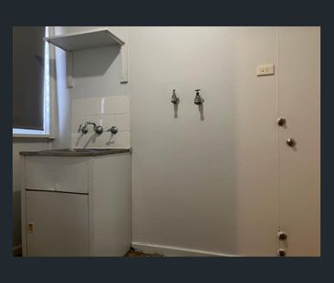 Budget Family Home - Photo 5