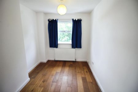 Silkstone Court, Leeds - Photo 2