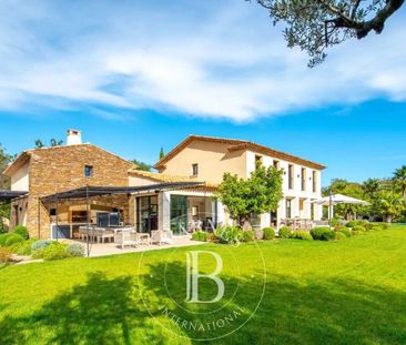 SAINT-TROPEZ - VILLA 6 CHAMBRES - PISCINE & JACUZZI - PROCHE PLAGE ET VILLAGE - Photo 2