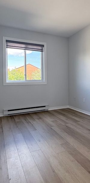 Cité De La Santé - 4 1/2 Grand Et Renové - Photo 1
