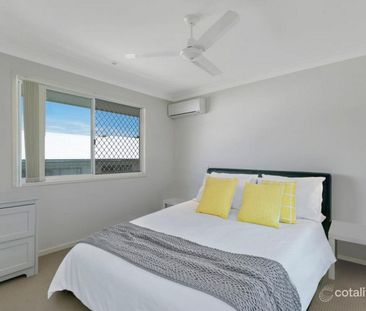Modern and Spacious Duplex in a Convenient Location - Photo 3