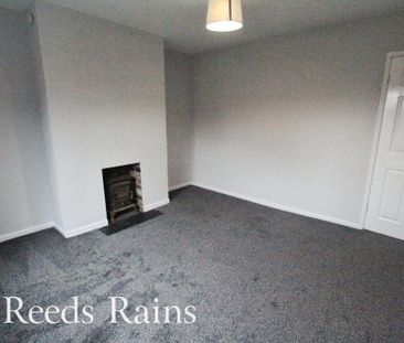 2 bedroom semi-detached house to rent - Photo 2
