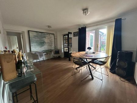4 bedroom detached house to rent - Photo 5