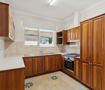 Spacious Family Home in a Convenient Location - Photo 6