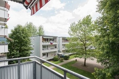 Comfortable living in a central location - Photo 4