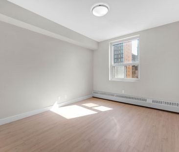 145 York St - Photo 2