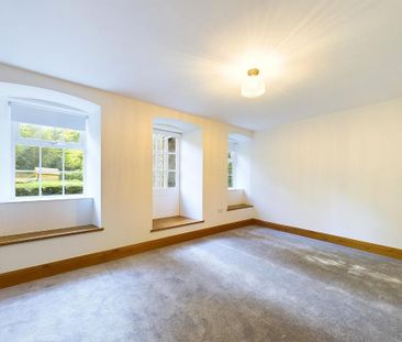 4 bedroom end of terrace house to rent - Photo 3