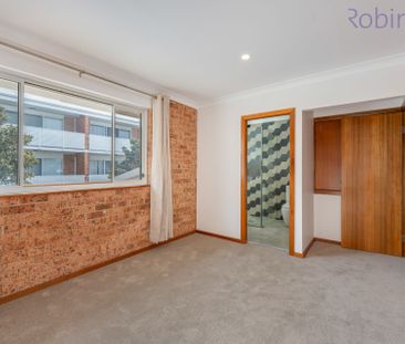 Two bedroom townhouse in sought after Merewether beach location - Photo 1