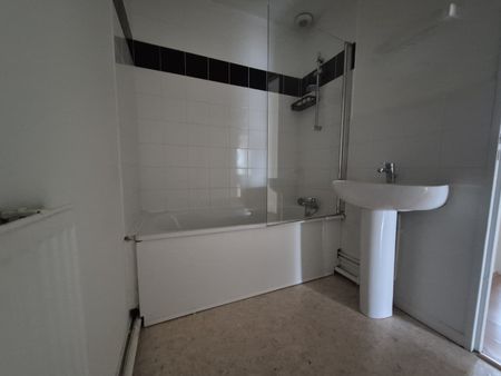 Location Appartement 3 pièces 50m² BETHUNE 62400 - Photo 5