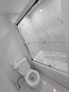 3420 Decelles - Spacious 2-Bedroom Apartment for Rent – Perfect for Families - Photo 5