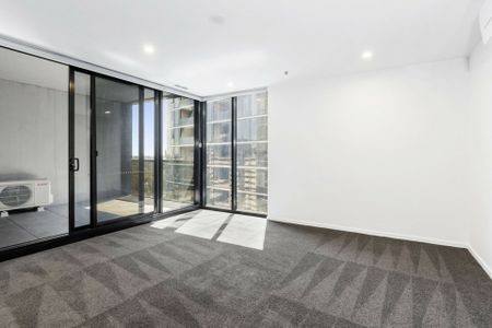 Grand Central Beauty - Photo 2