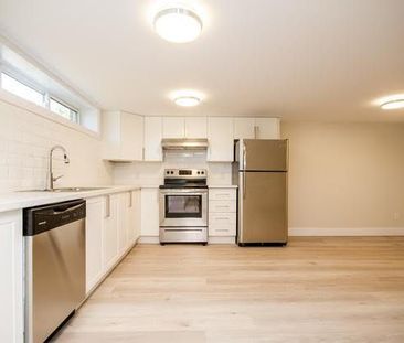 For Lease - 2430 Iris Street Unit# B, Parkway Park - Queensway Terr... - Photo 3